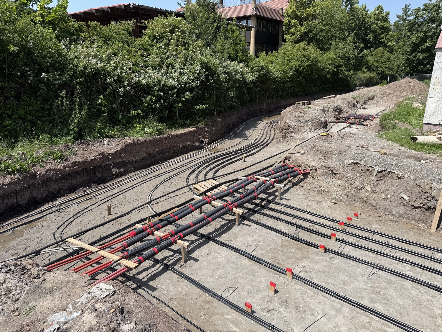 M&S Kabelverlegung GmbH - Professionelle Kabelverlegung Straubenhardt - Professionelle Kabelverlegung und Trassenbau im Rahmen von industriellen Elektroinstallationen.